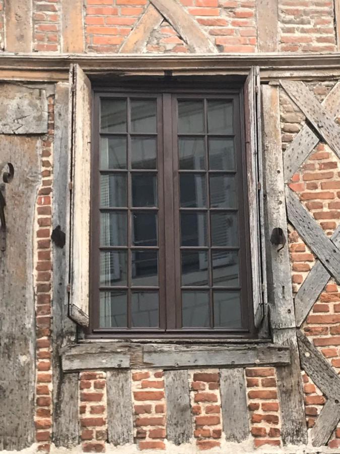 La Petite Maison D'a Cote, Au N°11 *